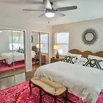 San Antonio, Casa Blanca In Castle Hills